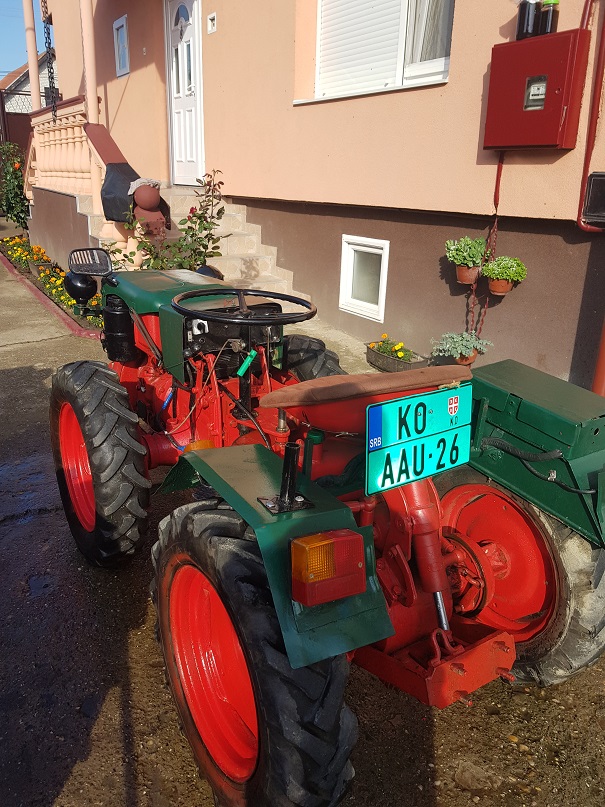 Prodajem traktor Toma Vinkovic P18
