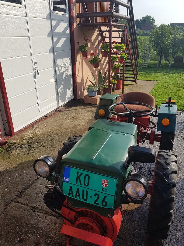 Prodajem traktor Toma Vinkovic P18