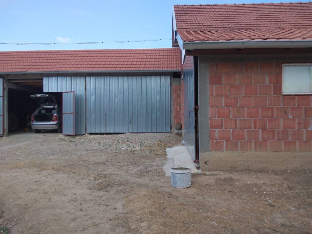 Prodajem kucu sa poslovnim prostorom Arandjelovac-Banja