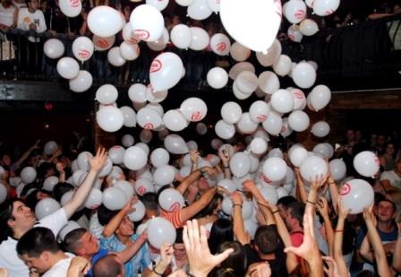 Izrada i prodaja mreža za balone. kapacitet od 150 do 5.000 balona