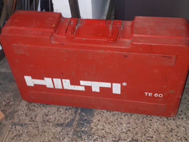 Prodajem HILTI TE60 u kutiji ispravan