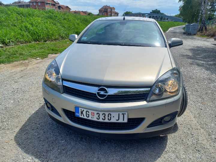 Opel astra H 2006 god.1.9cdti nov...kabrio