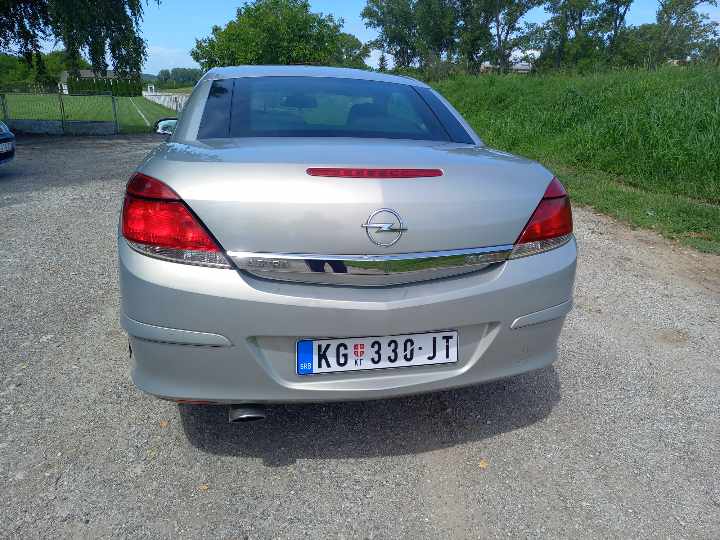 Opel astra H 2006 god.1.9cdti nov...kabrio