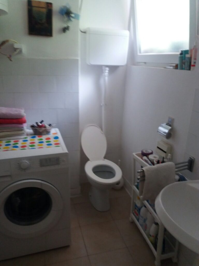 Izdajem sobu u Herceg Novom