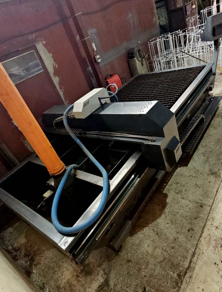 Cnc plazma sa hiper glavom+sistem odimljavanje+izvod za ruter
