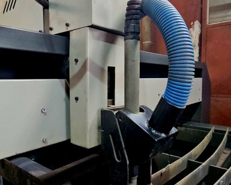 Cnc plazma sa hiper glavom+sistem odimljavanje+izvod za ruter