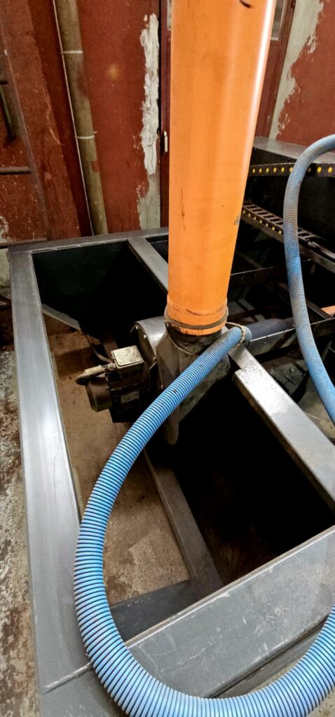 Cnc plazma sa hiper glavom+sistem odimljavanje+izvod za ruter