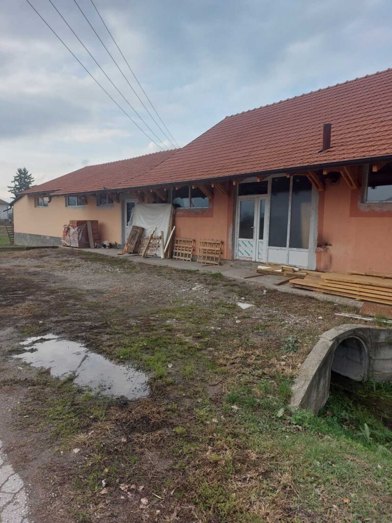 Izdajem poslovno-magacinski prostor