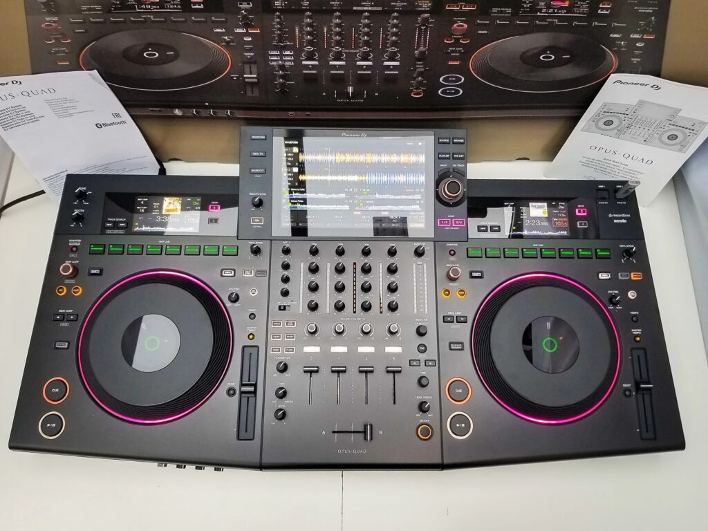 AlphaTheta XDJ-AZ, AlphaTheta OMNIS-DUO, Pioneer OPUS-QUAD, Pioneer XDJ-RX3, Pioneer XDJ-XZ, Pioneer DDJ-FLX10, Pioneer DDJ-REV7, Pioneer CDJ-3000, Pioneer DJM-A9, AlphaTheta Euphonia , Pioneer CDJ-2000NXS2, Pioneer DJM-900NXS2, Pioneer DJM-V10-LF