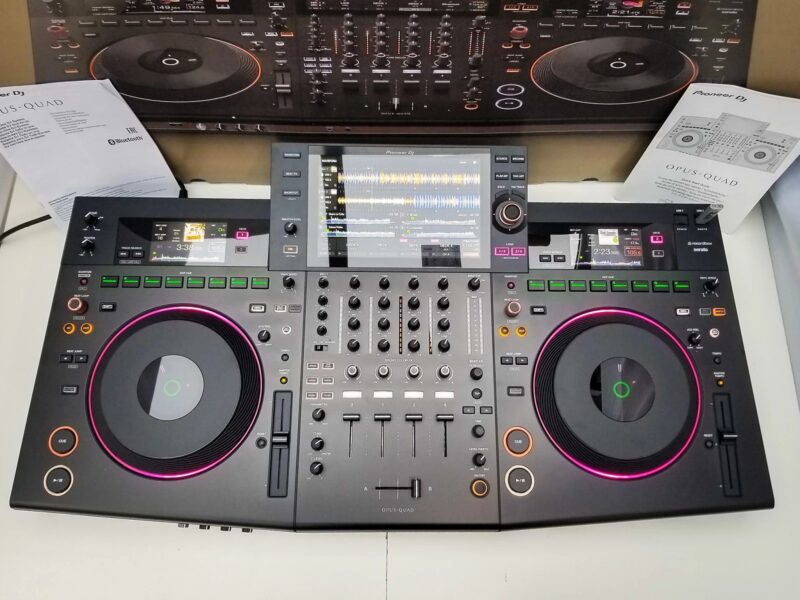 AlphaTheta XDJ-AZ, AlphaTheta OMNIS-DUO, Pioneer OPUS-QUAD, Pioneer XDJ-RX3, Pioneer XDJ-XZ, Pioneer DDJ-FLX10, Pioneer DDJ-REV7, Pioneer CDJ-3000, Pioneer DJM-A9, AlphaTheta Euphonia , Pioneer CDJ-2000NXS2, Pioneer DJM-900NXS2, Pioneer DJM-V10-LF