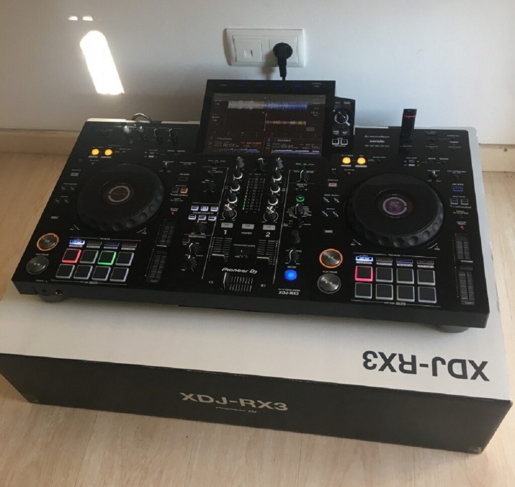 AlphaTheta XDJ-AZ, AlphaTheta OMNIS-DUO, Pioneer OPUS-QUAD, Pioneer XDJ-RX3, Pioneer XDJ-XZ, Pioneer DDJ-FLX10, Pioneer DDJ-REV7, Pioneer CDJ-3000, Pioneer DJM-A9, AlphaTheta Euphonia , Pioneer CDJ-2000NXS2, Pioneer DJM-900NXS2, Pioneer DJM-V10-LF