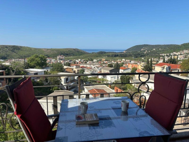 Prodajem stan u Sutomoru,49m2,potpuno opremljen