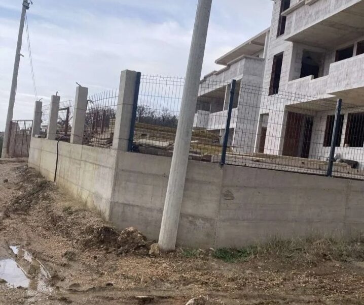 Susanj-Bar,12.16ara na 1km od mora