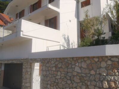 Odlicna kuca na Policama, Trebinje