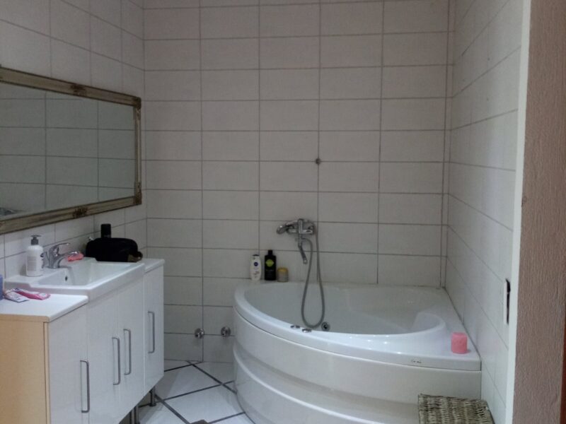 Odlicna kuca na Policama, Trebinje