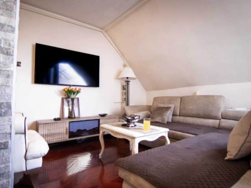 Banjica Bulevar oslobođenja Dupleks četvorosoban stan sa 3 terase