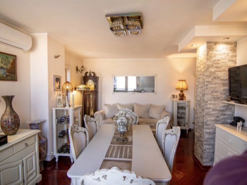 Banjica Bulevar oslobođenja Dupleks četvorosoban stan sa 3 terase