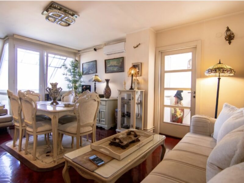 Banjica Bulevar oslobođenja Dupleks četvorosoban stan sa 3 terase