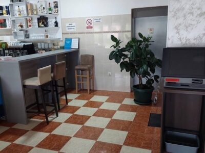 Potrebne radnice, Caffe Enigma