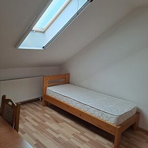 Zemun, Nova Galenika, izdajem sobu za studente