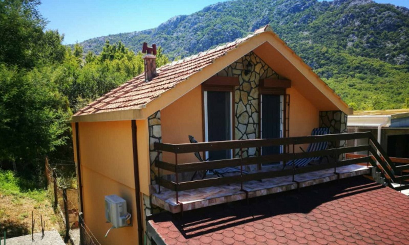 Uknjižena kuća 2km od mora, Đurmani (Sutomore-Čanj)