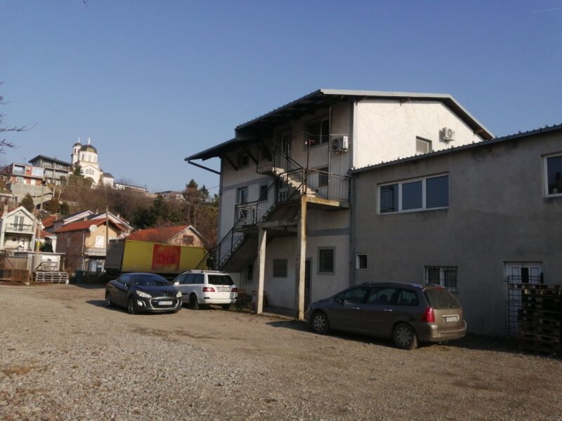 Prodajem / izdajem poslovni objekat sa halom ul. Vinogradska