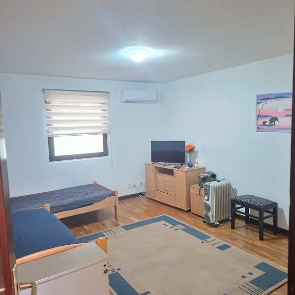 Zemun, izdajem nameštenu garsonjeru 28m2