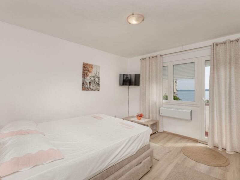 Izdajem sobu Herceg Novi-Savina