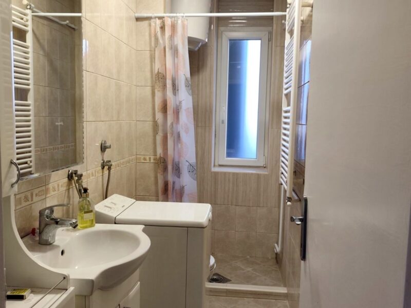 Izdajem dvosoban stan, Novi Beograd, Otona Župančića 50 m2