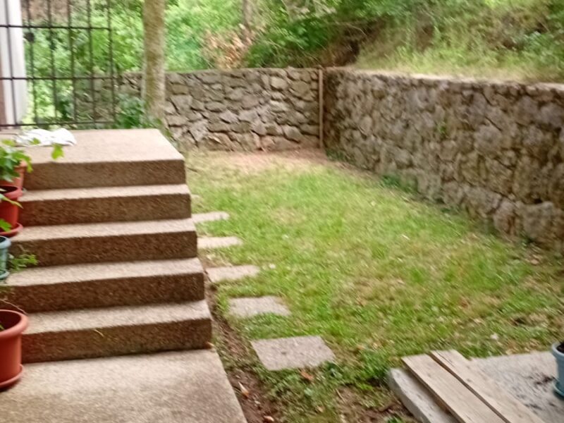 Avala, blizu megamarketa Koka Mar, 200 m2