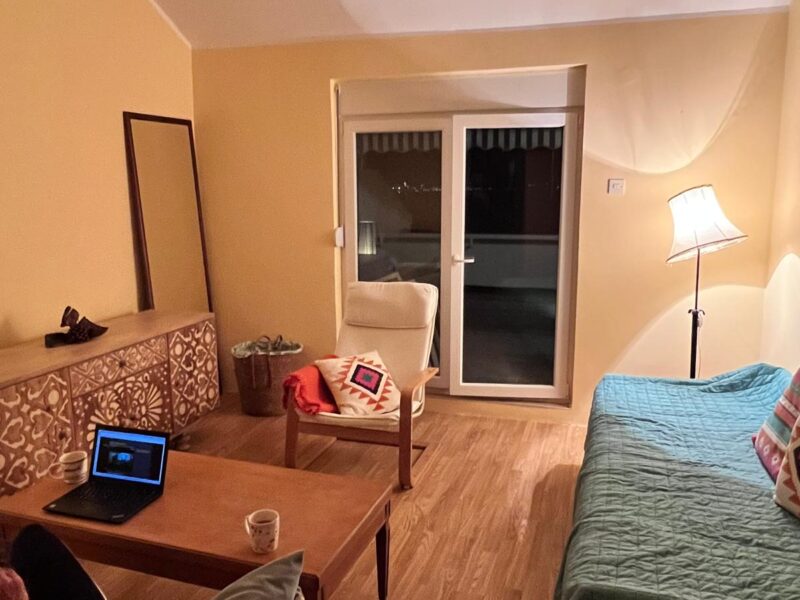 Kompletno renoviran apartman sa pogledom na Boku – Krašići (52m²)