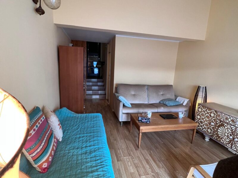 Kompletno renoviran apartman sa pogledom na Boku – Krašići (52m²)