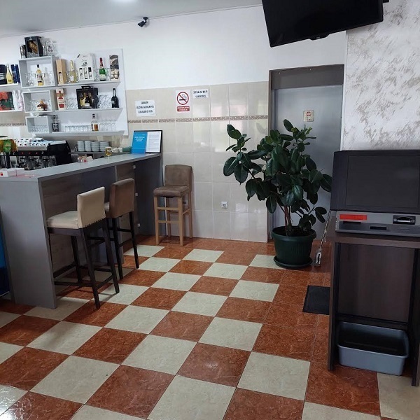Potrebne radnice, Caffe Enigma