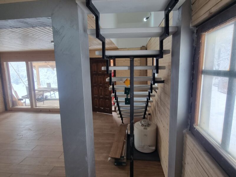 Zlatibor, drvena kuca sa bazenom na prodaju 96 m2 na placu od 5,5 ari