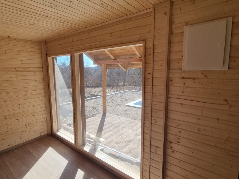 Zlatibor, drvena kuca sa bazenom na prodaju 96 m2 na placu od 5,5 ari